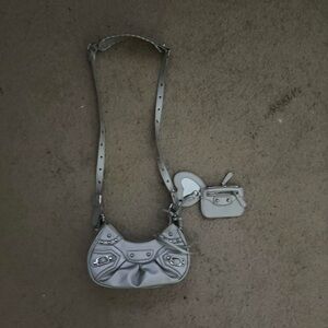 Stylish Gray Shoulder Bag with Mini Pouch